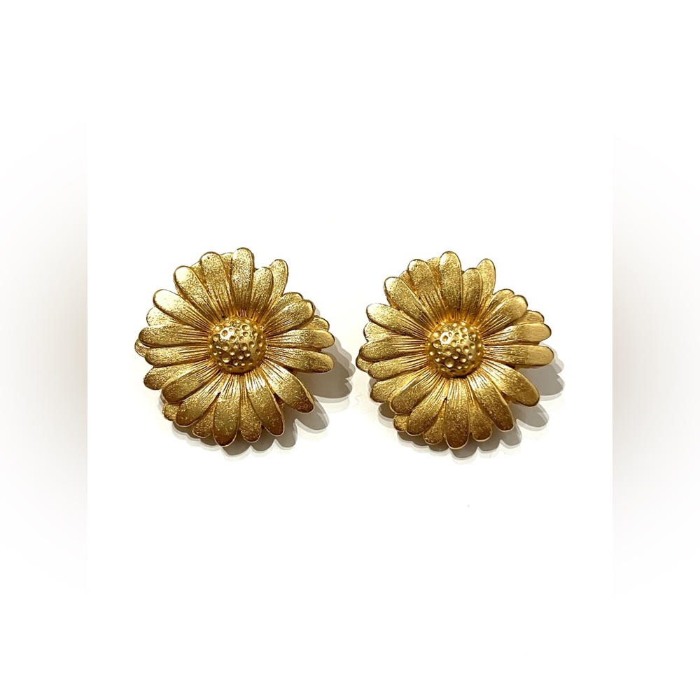 Escada Vintage Gold Tone Daisy Clip On Earrings